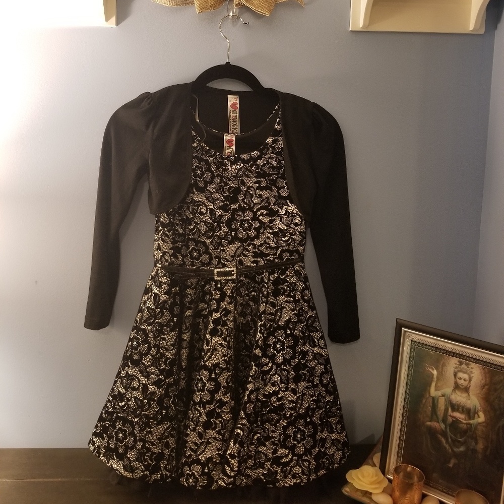 Girls black and white dress